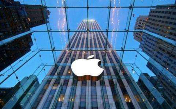 苹果市值创新高：首家市值超万亿美元的美国企业.jpg