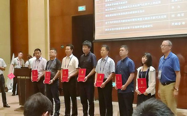 海岸鸿蒙荣获“科技进步奖” 中国颗粒学的榜样传奇